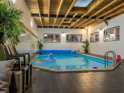 Ferienhaus mit privatem Hallenbad, Whirlpool & Sauna