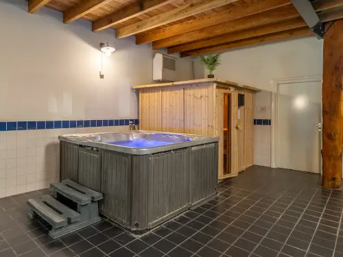 Ferienhaus mit privatem Hallenbad, Sauna und Whirlpool