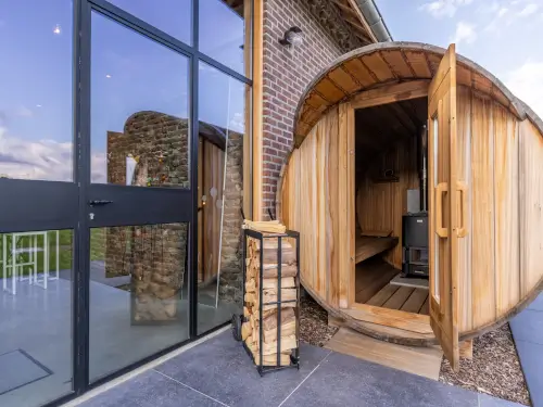 Familienhaus mit Schwimmbad, Sauna, Pizzaofen und Spielzimmer