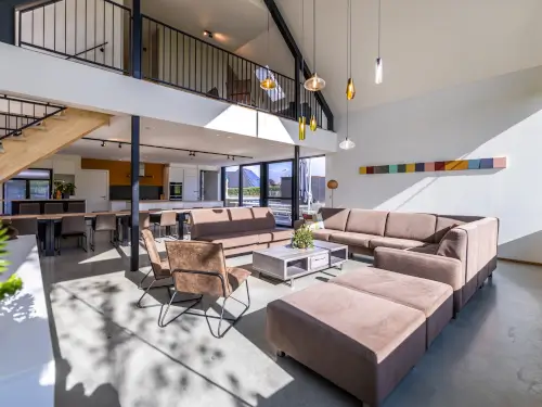 Familienhaus mit Schwimmbad, Sauna, Pizzaofen und Spielzimmer